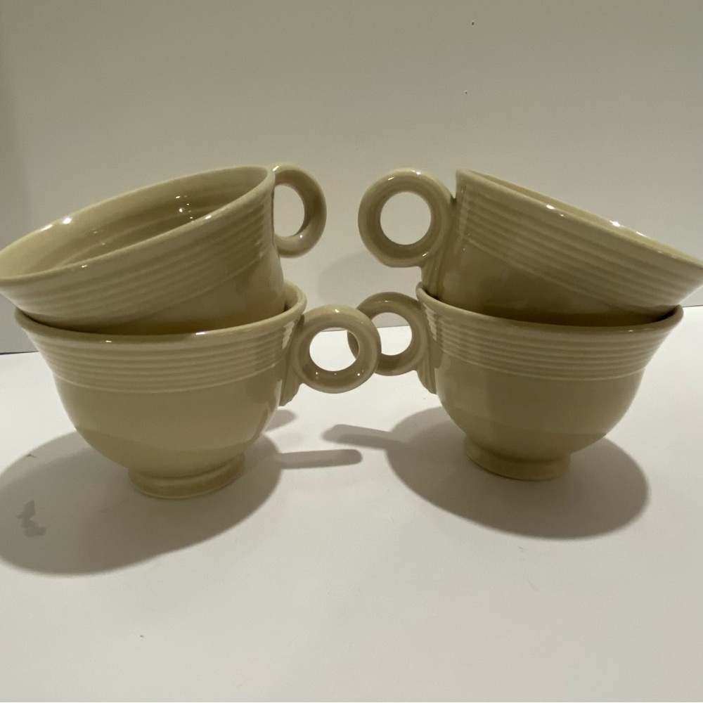 Mikasa Moderna Sand Beige Ring Handle Cups Set of 4 Japan F58 GDF VTG Pottery